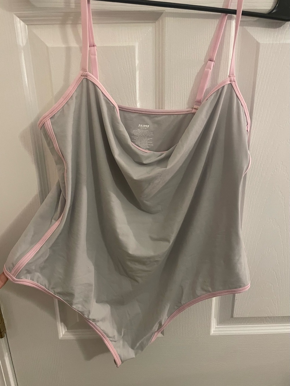 SKIMS Fits Everybody Straight Neck Thong Bodysuit Gray with Pink Trim